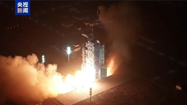 神舟二十三号载人飞船发射升空 三名航天员包括香港航天员黎家盈