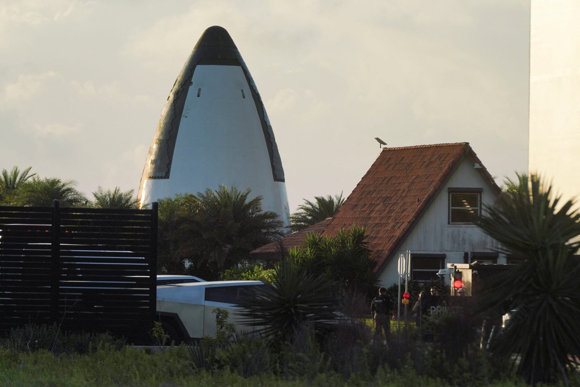 马斯克预计 SpaceX 2030 年收入达 1 万亿美元