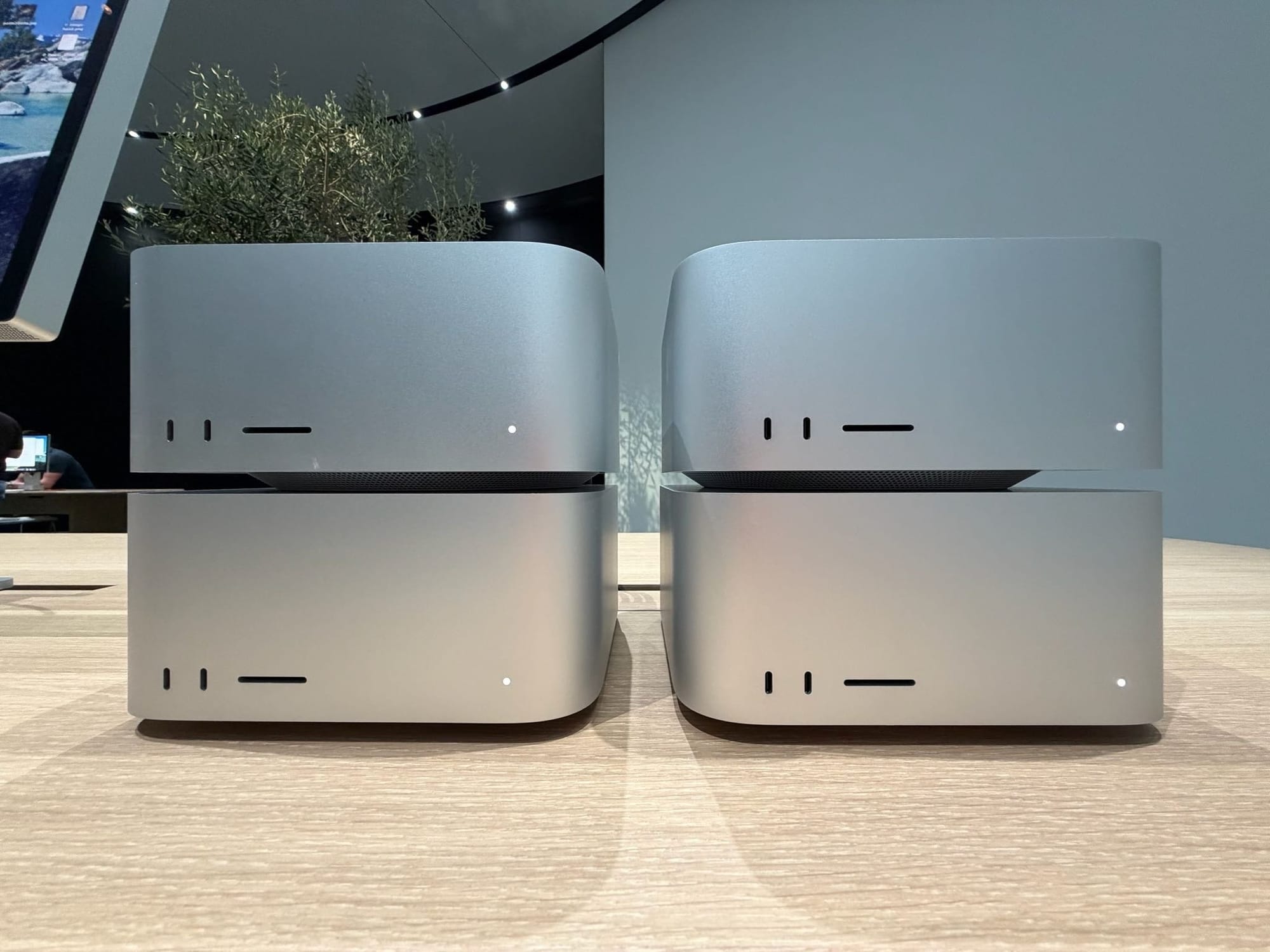 LM Studio 与苹果合作在四台 Mac Studio 上运行 1T 参数模型