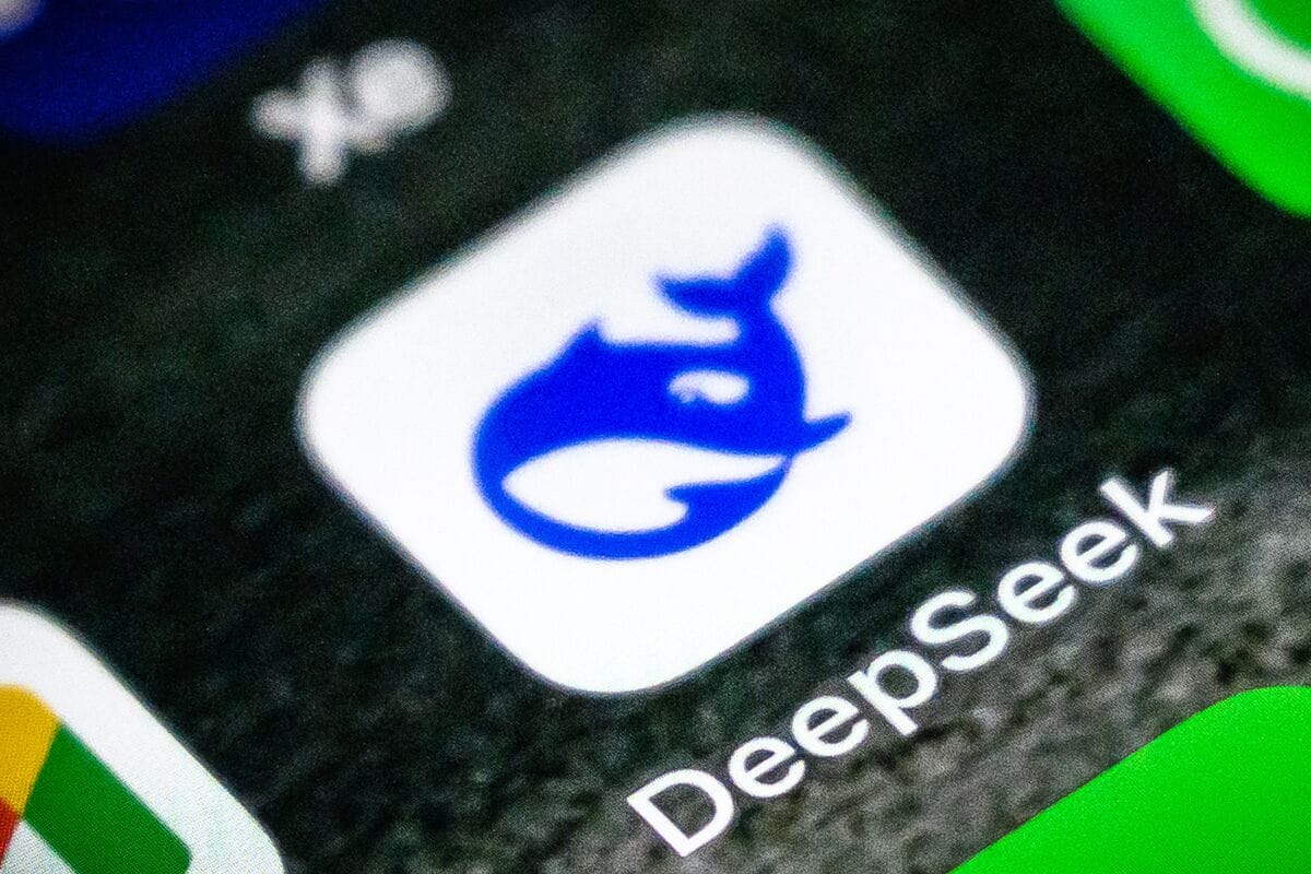 DeepSeek 筹备年内申请 IPO，同步寻求新融资