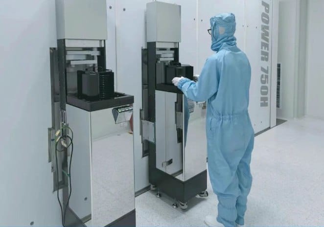 我国首台串列型高能氢离子注入机成功出束