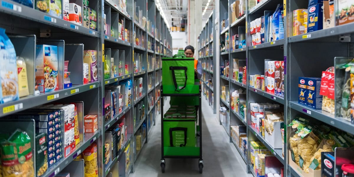 亚马逊“神户计划”曝光，2027 年推出 AI 超市挑战沃尔玛