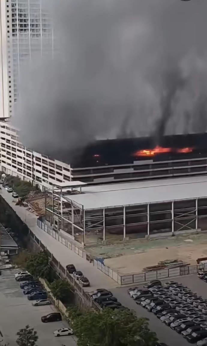 深圳比亚迪坪山园区一立体车库发生火情，官方回应称无人员伤亡